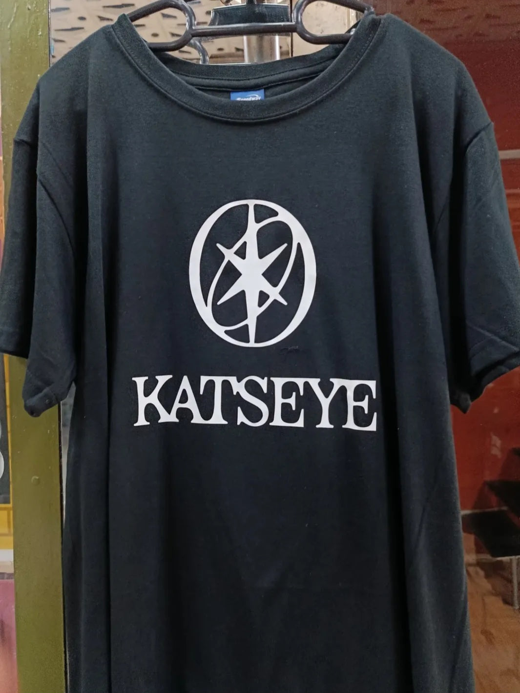 t-shirt CATSEYE logo